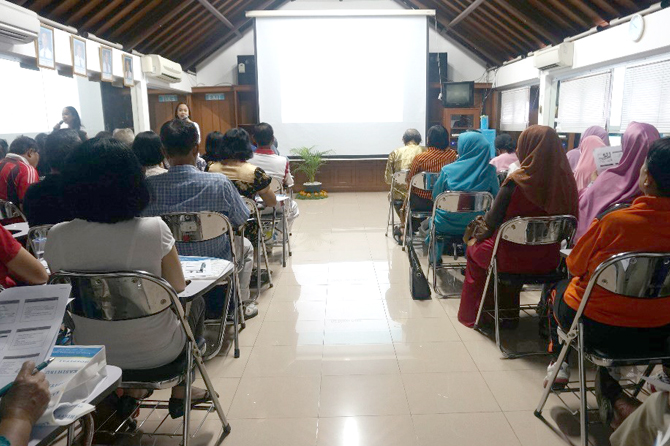 Seminar Mata di KIH Denpasar